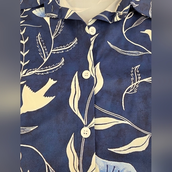 Amazon Bird Print Floral Blue Size L Button-Up Top 3249-G - Picture 10 of 12